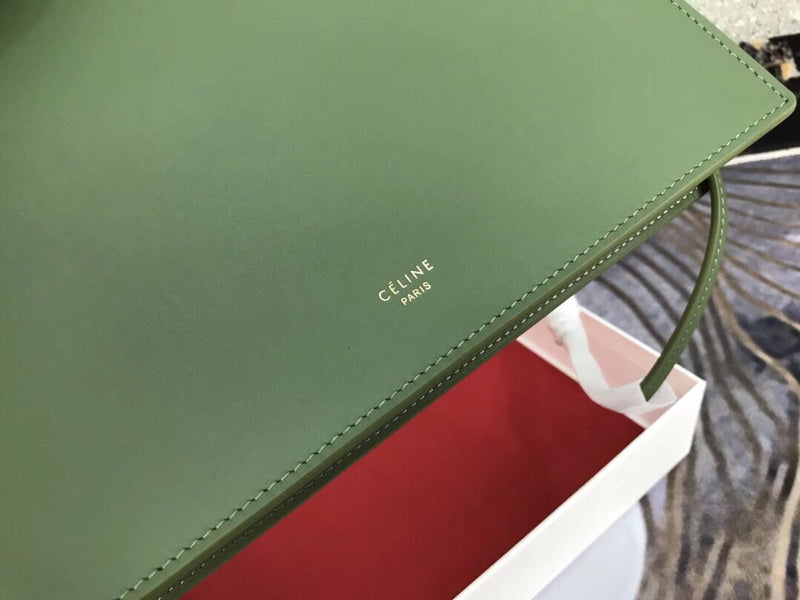 Handle and strap detail of everyday-luxe signature women's handbag – women's designer-style accessory