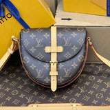  Everyday tote bag carried on shoulder 10