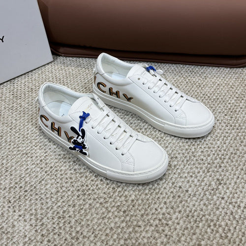 Givenchy shoes Style 090 - texture and material detail