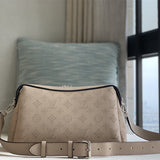  Classic structured bag carried on shoulder