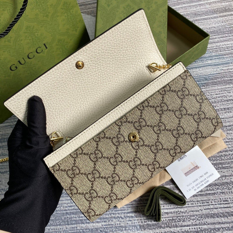 Styled lifestyle shot of structured everyday-luxe women's handbag – women's designer-style accessory