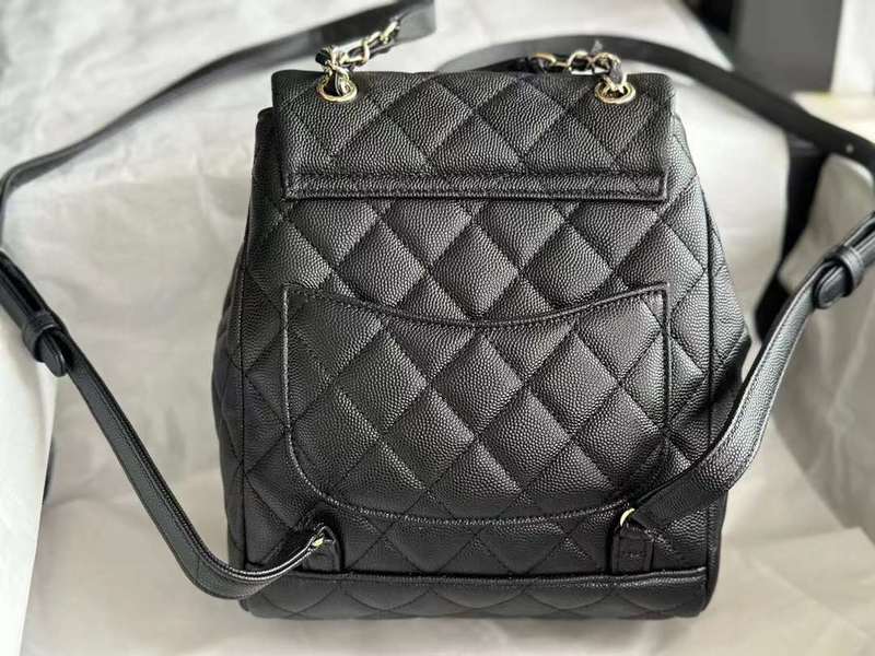 Zivas Charm Effortless Sophistication Luxury Handbag (Timeless Wardrobe Addition) – Close-Up Detail