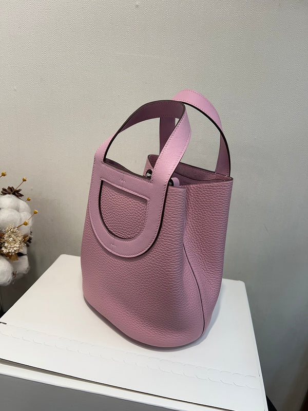  satchel interior and compartment view 9