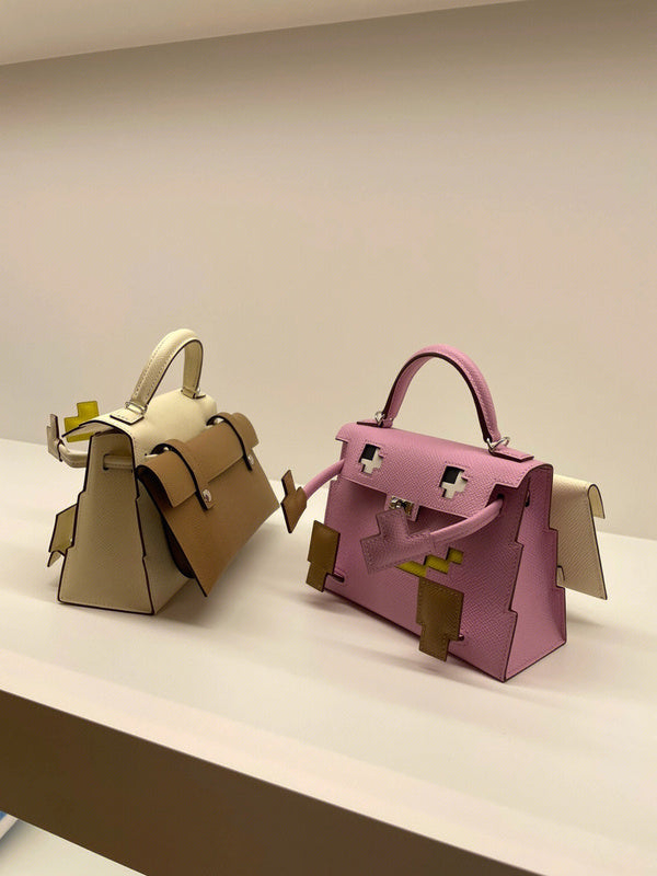  top-handle bag interior and compartment view