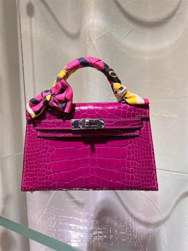  Essential tote bag carried on shoulder 16
