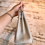  crossbody bag interior and compartment view