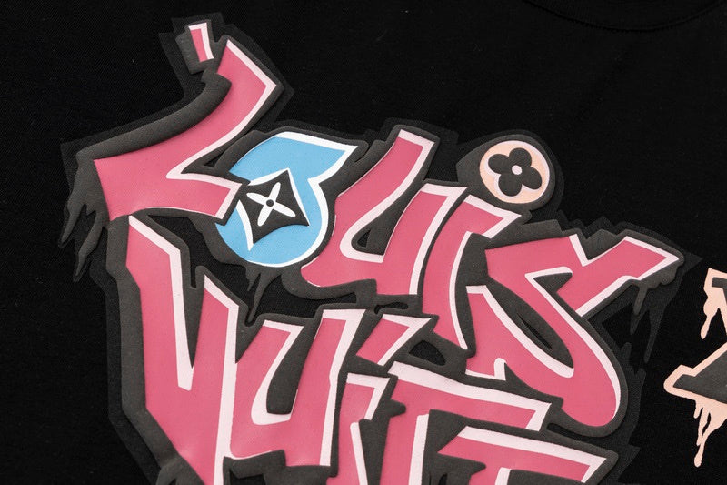Full styled look of Louis Vuitton cotton t-shirt with logo-detail design