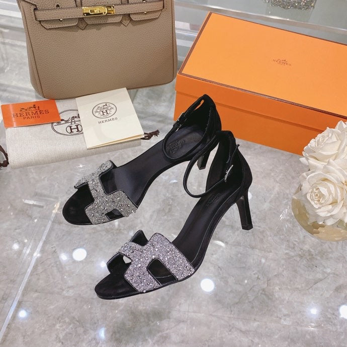 Hermes shoes Style 370 - angled studio shot (alternate angle)
