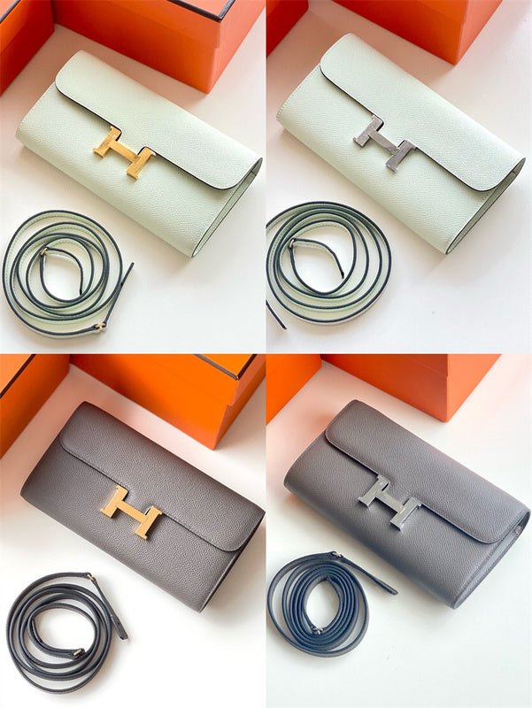  everyday bag close-up of hardware and finish
