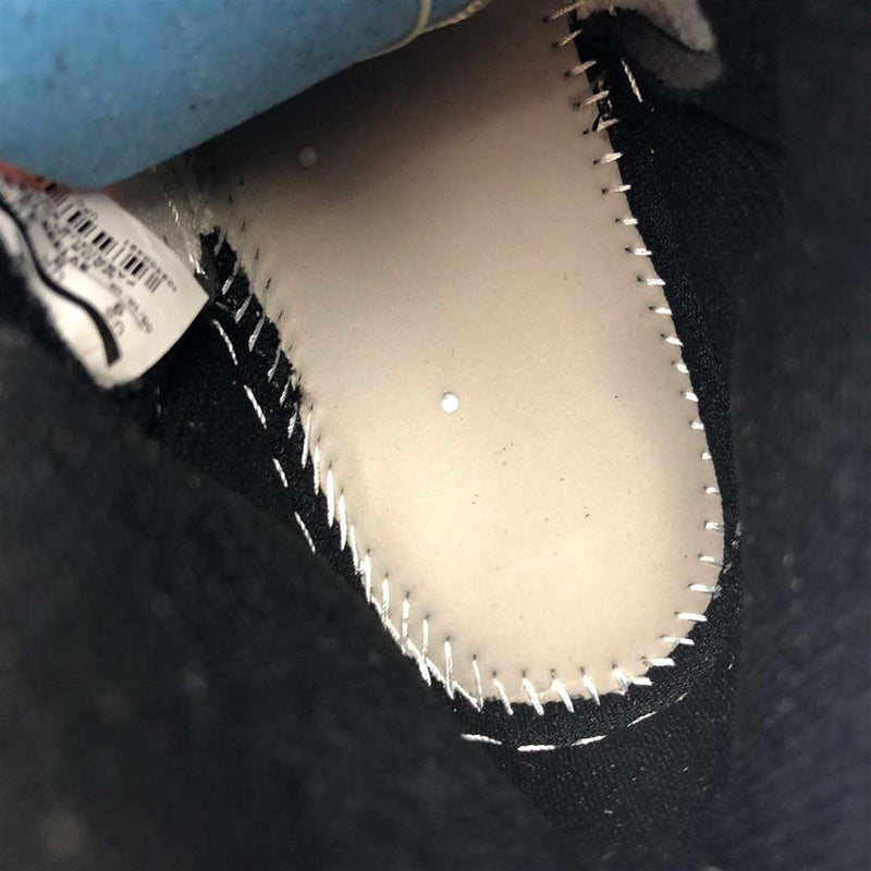 Nike Men's & Women's Designer Low-Top Shoes — Style 005 close-up view