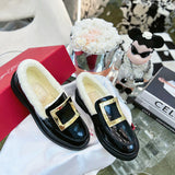 Full silhouette view of Roger Vivier luxury piece style No.087