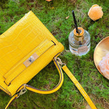  Curated carryall bag front view 7