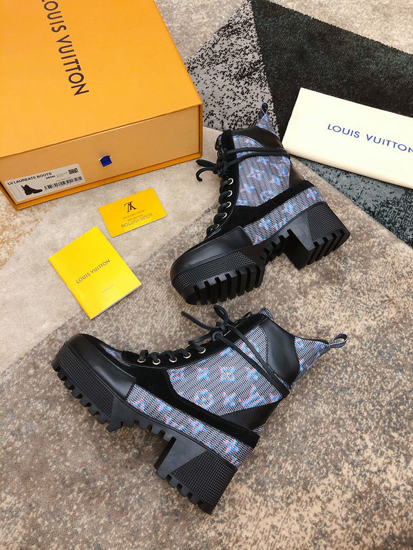 Back view of Louis Vuitton luxury piece style No.171