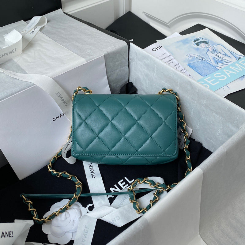 Zivas Charm Elevated Essentials Fashion Handbag (Designer-Inspired Craftsmanship) – Detail View