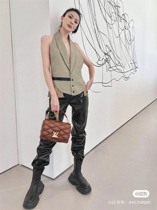  Sophisticated shoulder bag carried on shoulder 16