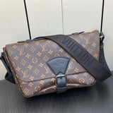  Chic tote bag carried on shoulder 10