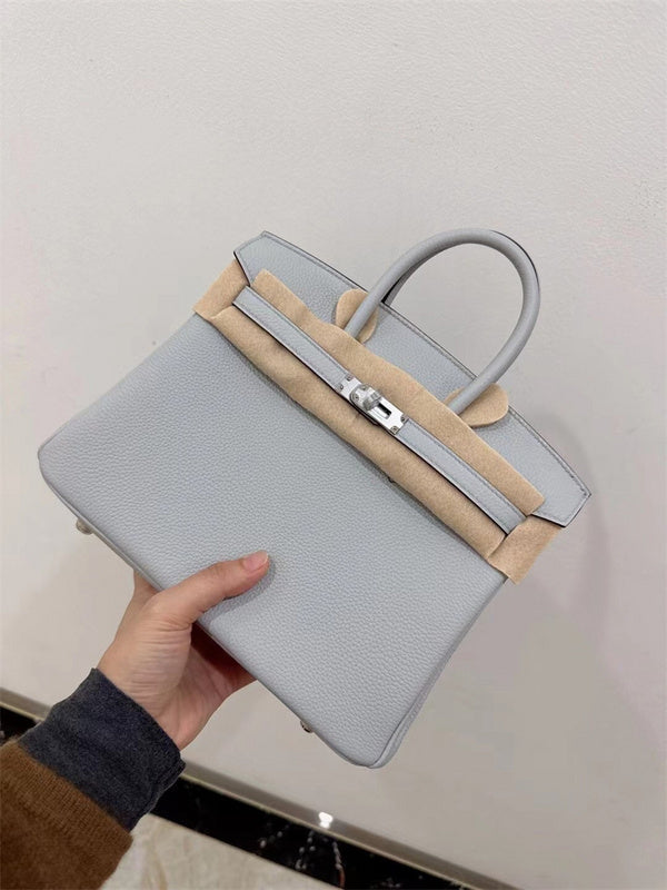  Polished shoulder bag front view