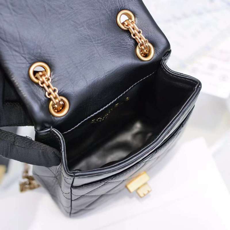 Zivas Charm Contemporary Flair Fashion Handbag (Signature Shape & Finish) – Detail View