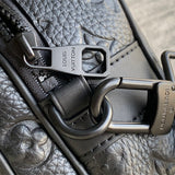  Smart everyday bag carried on shoulder