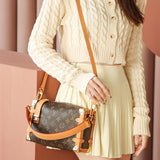  Smart top-handle bag front view 13