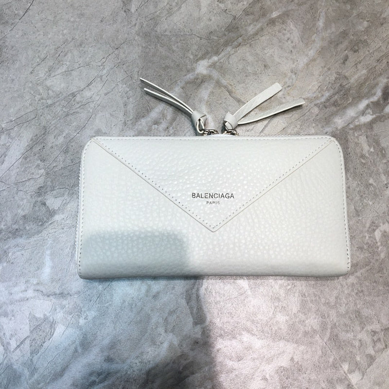 Chic Vegan Leather Handbag - Premium Craftsmanship Detailing | Women's Luxury Handbag #1003 - side angle view (image 2) of designer-inspired handbag