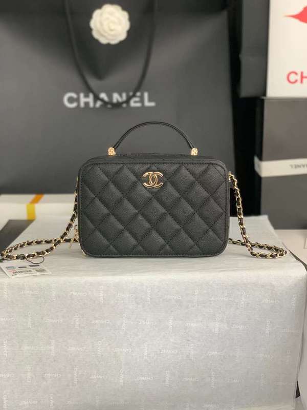 Zivas Charm Refined Everyday Style Luxury Handbag (Modern Wardrobe Staple) – Front View