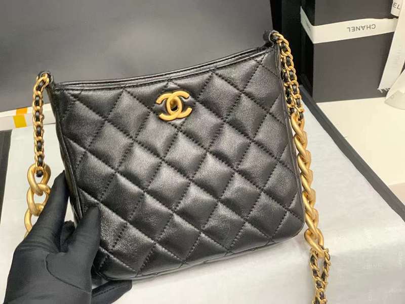 Zivas Charm Refined Structure Luxury Handbag (Signature Shape & Finish) – Detail View