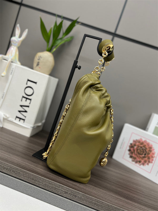 Ziva's Charm handbag – close-up view (29cm*10.5cm*24cm)