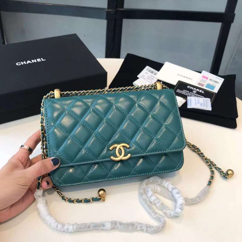 Zivas Charm Understated Luxury Fashion Handbag (Effortless Style Upgrade) – Detail View