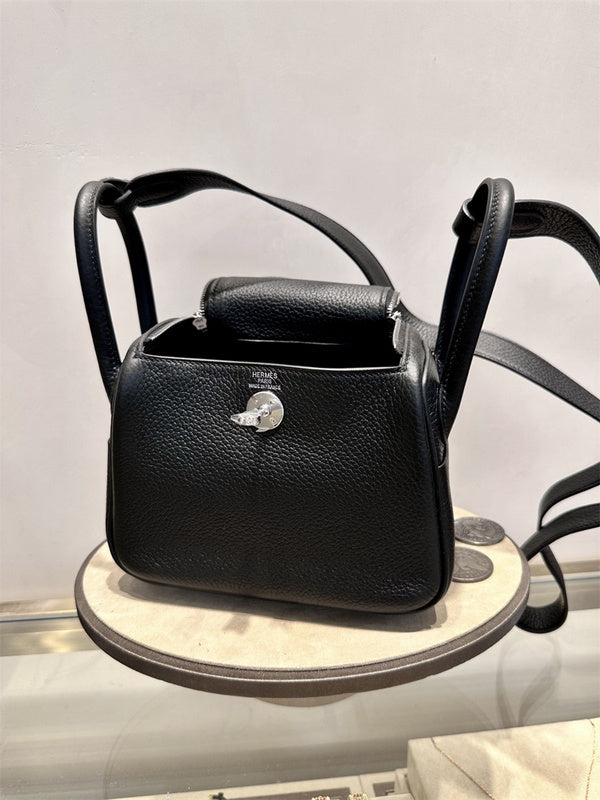  smart tote bag styled with outfit