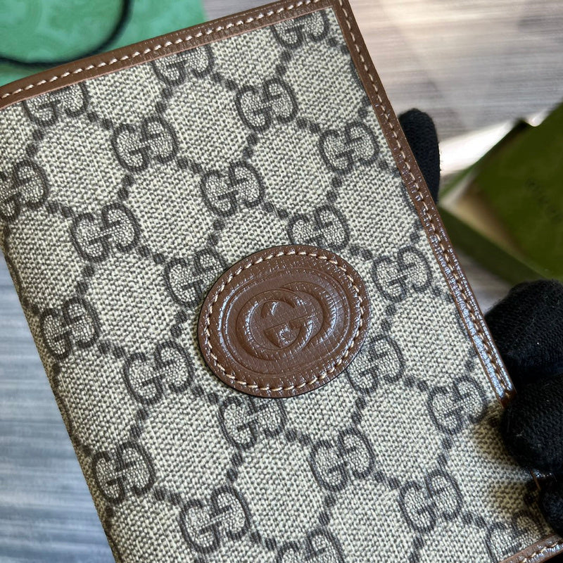 Close-up detail of premium sleek women's handbag – women's luxury accessory