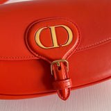 Handle and strap detail of premium sleek women's handbag – women's luxury accessory