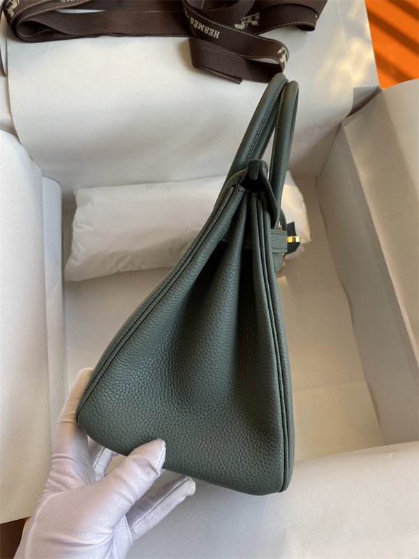 Minimalist handbag styled for everyday wear