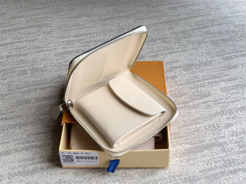  everyday bag interior and compartment view