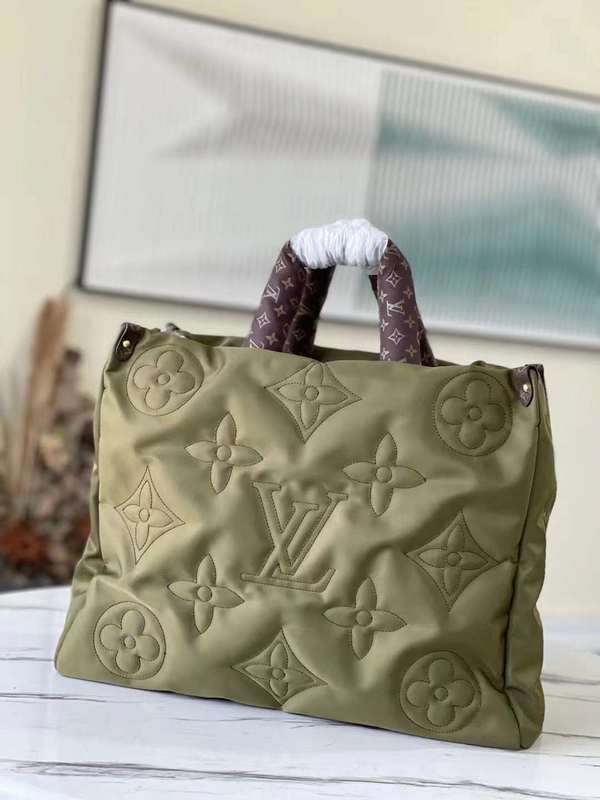 Interior view of polished modern women's handbag – women's everyday handbag