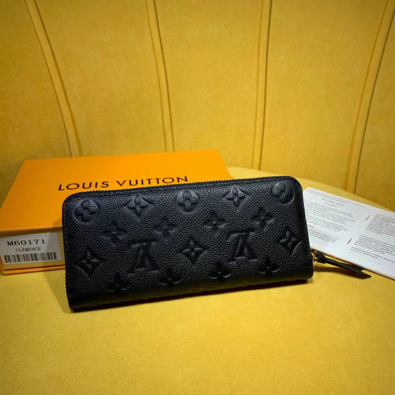 Close-up detail of structured elevated women's handbag – women's luxury accessory