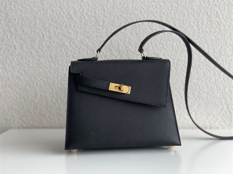  crossbody bag interior and compartment view