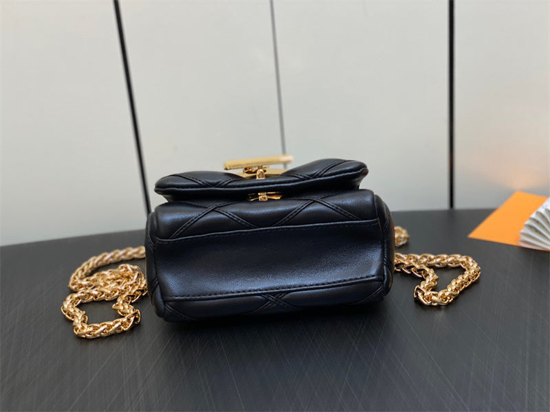  Timeless tote bag front view 19
