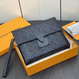  Versatile carryall bag carried on shoulder 10