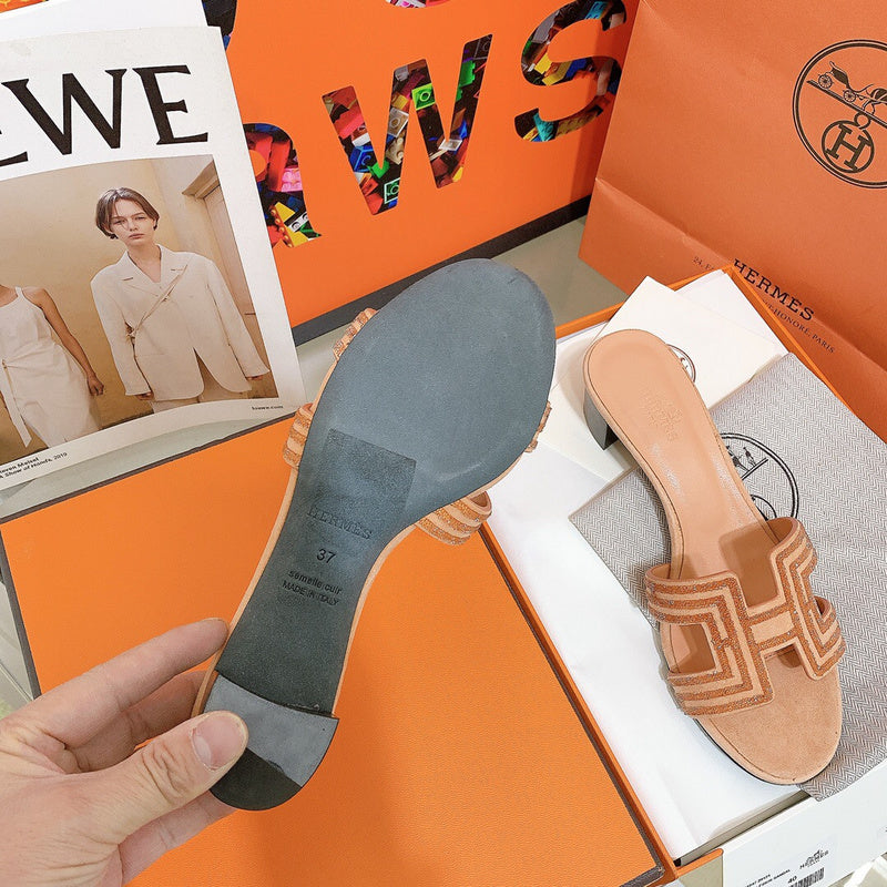 Hermès Nude Ankle Boots - Heel Detail View