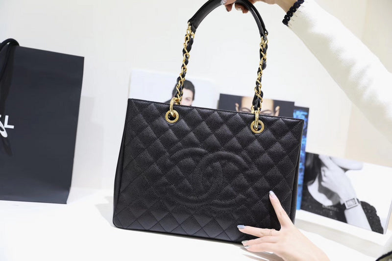  handbag, spacious everyday style, image 1