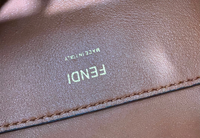 Ziva's Charm handbag – product shot (17cm*15cm*24cm)