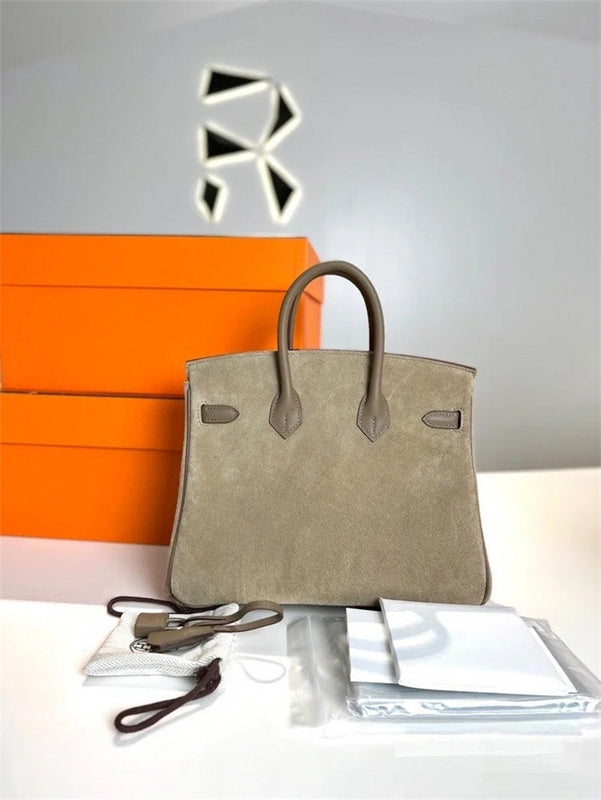  clean-lined shoulder bag detail view showing craftsmanship 14