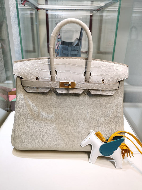 Elegant handbag styled for everyday wear