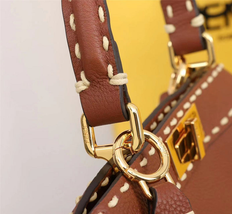 Ziva's Charm handbag – close-up view (Standard Size)