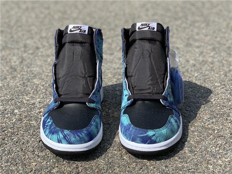 Nike Men's & Women's Designer Low-Top Shoes — Style 017 back view