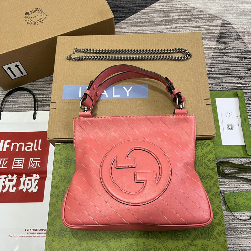 Front view of everyday-luxe modern women's handbag – women's luxury handbag