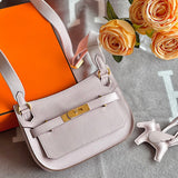  modern carryall bag styled with outfit