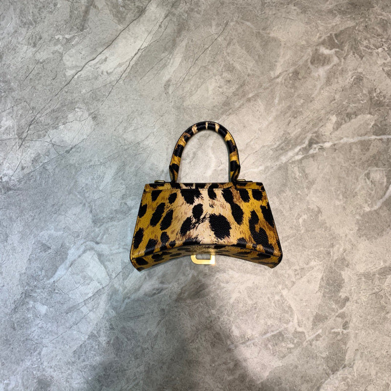 Bold Premium PU Leather Handbag - Sleek Minimalist Lines | Women's Premium Handbag #867 - back view (image 4) of designer-inspired handbag