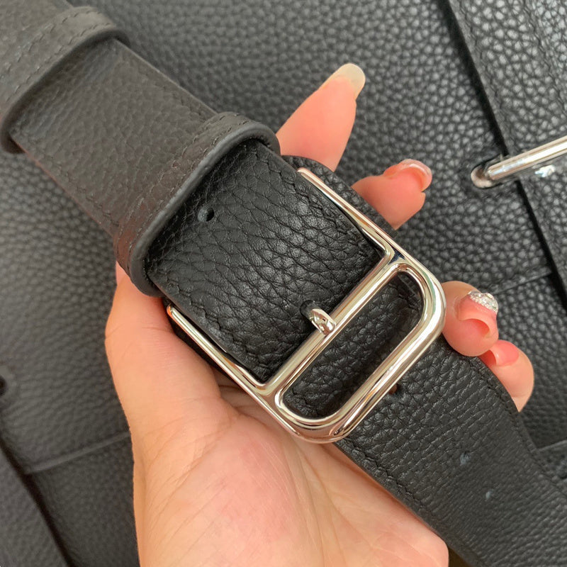 Sleek handbag styled for everyday wear